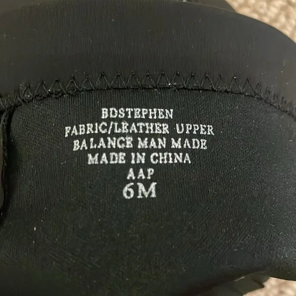 Bandolino stretchy fabric boots. Size 6 - Picture 5 of 7